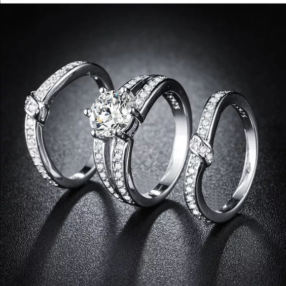 New simulated diamond cz women’s silver 925 ring - Picture 2 of 4